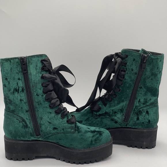 Widow Shoes - Dolls Kill Emerald Green Velvet Platform Combat Boots Goth Grunge Lace Up Size 7